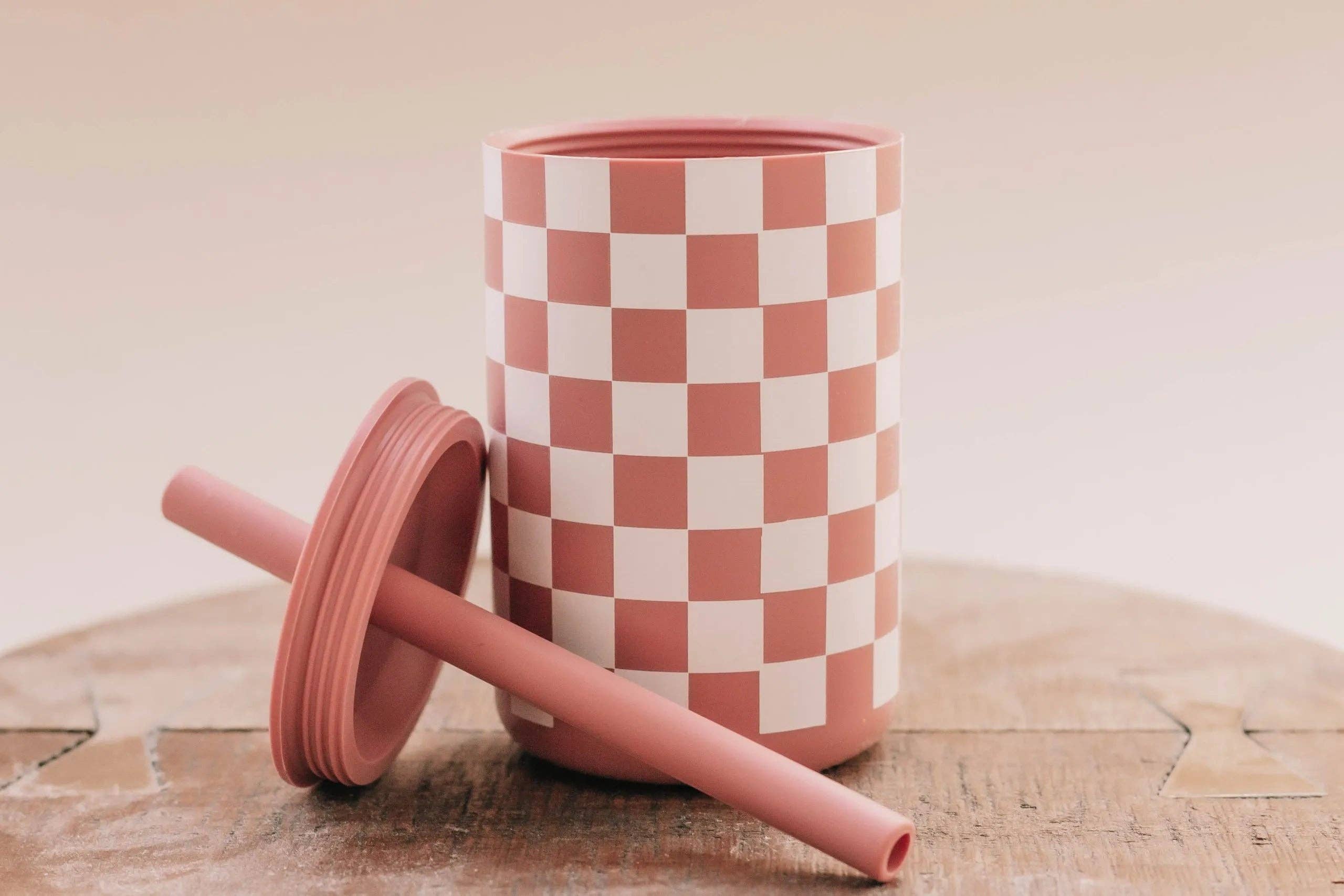 Checkered Straw Cups